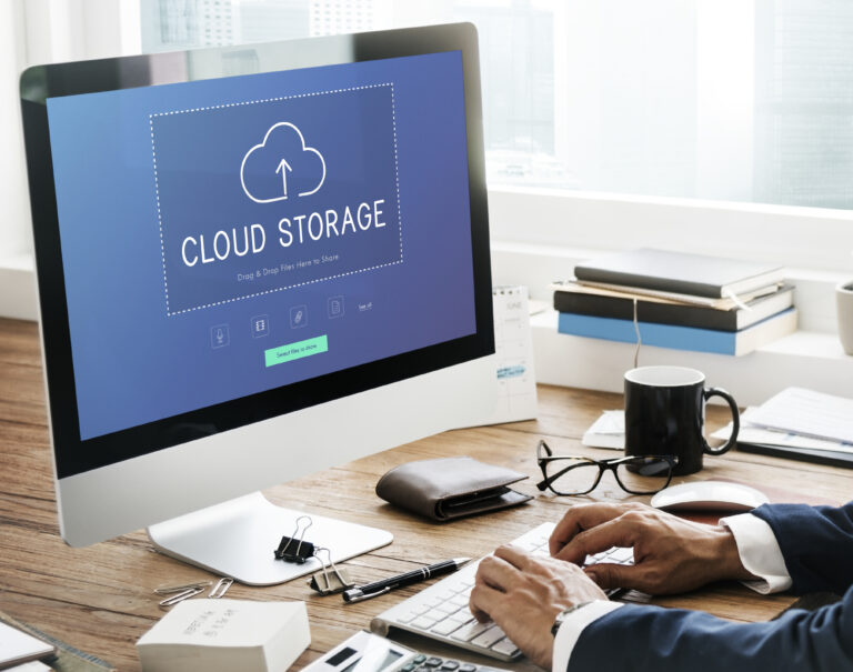 Gestione dei dati con caricamento e download su cloud storage